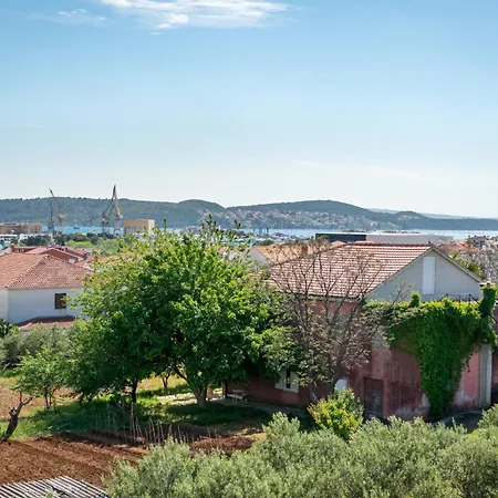 With Parking Space - 23860 Daire Trogir