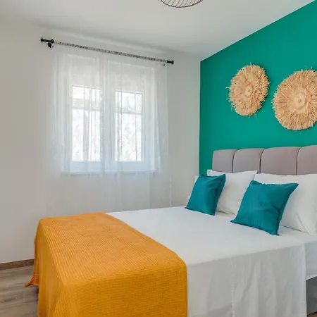 With Parking Space - 23860 Appartement Trogir