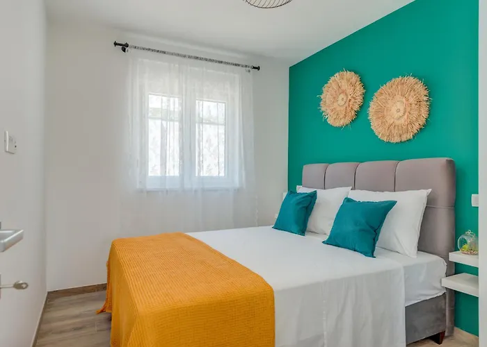 With Parking Space - 23860 Appartement Trogir