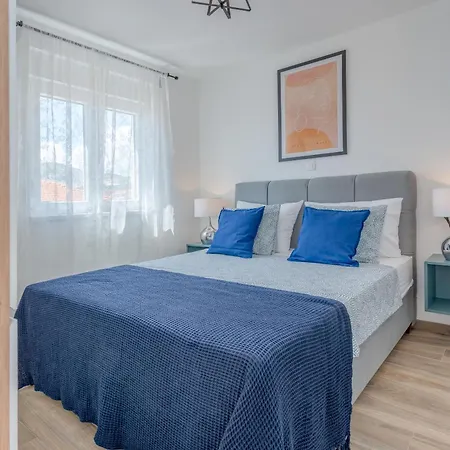 Apartment With Parking Space - 23860