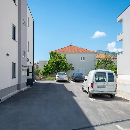 With Parking Space - 23860 Apartman Trogir